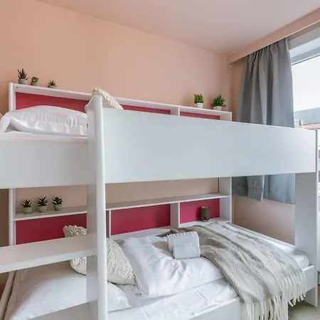 Huswell - Spacious Vacation For 12 Guests In Westende Hébergement de vacances