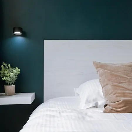 Huswell - Spacious Vacation For 12 Guests In Westende *